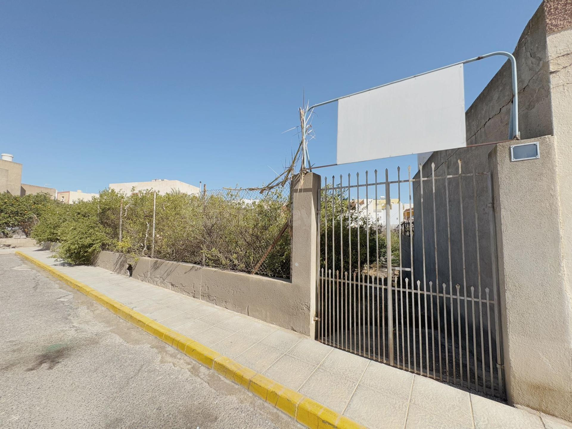EN VENTA TRES PARCELAS EN PECHINA CENTRO - foto 2
