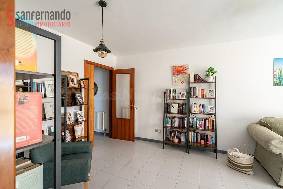 Piso en venta en Nueva Montaña con garaje y trastero - foto 4