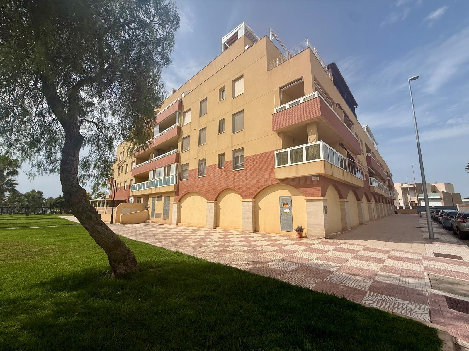 LOCAL COMERCIAL EN ALQUILER EN AGUADULCE SUR