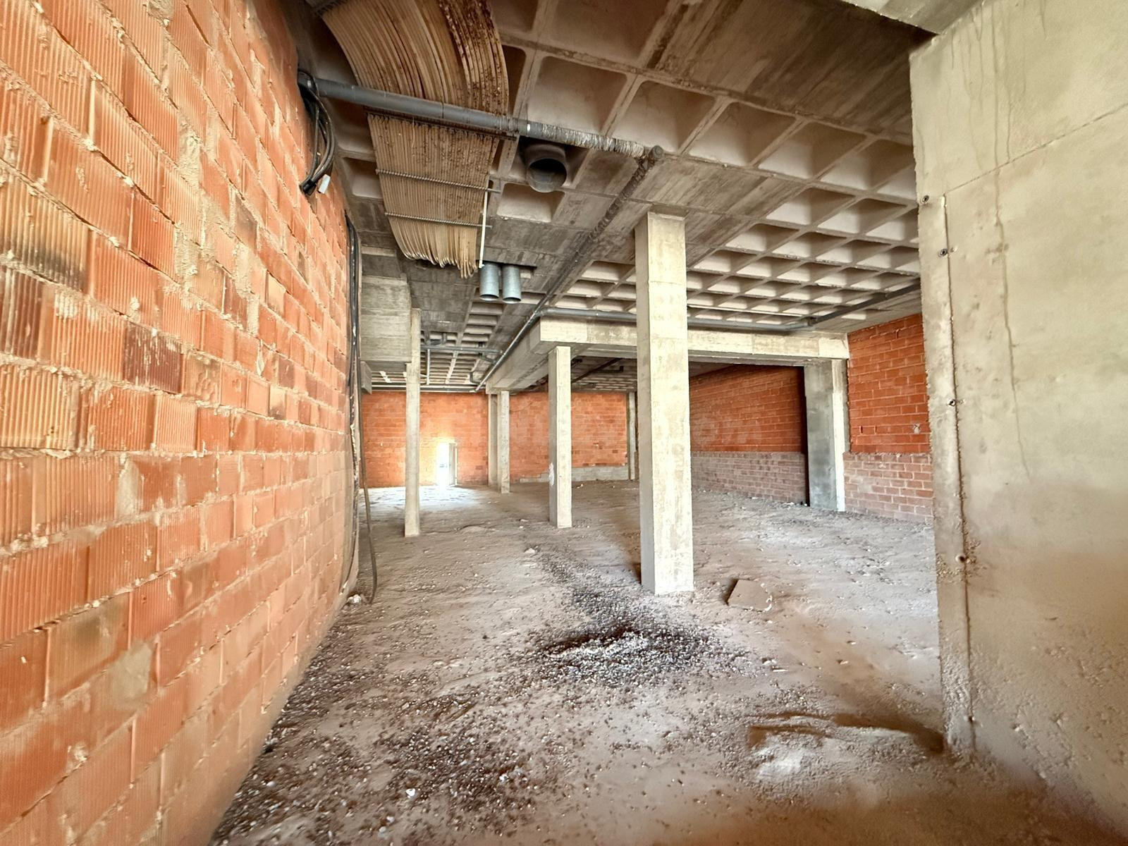 LOCAL COMERCIAL EN ALQUILER - foto 3