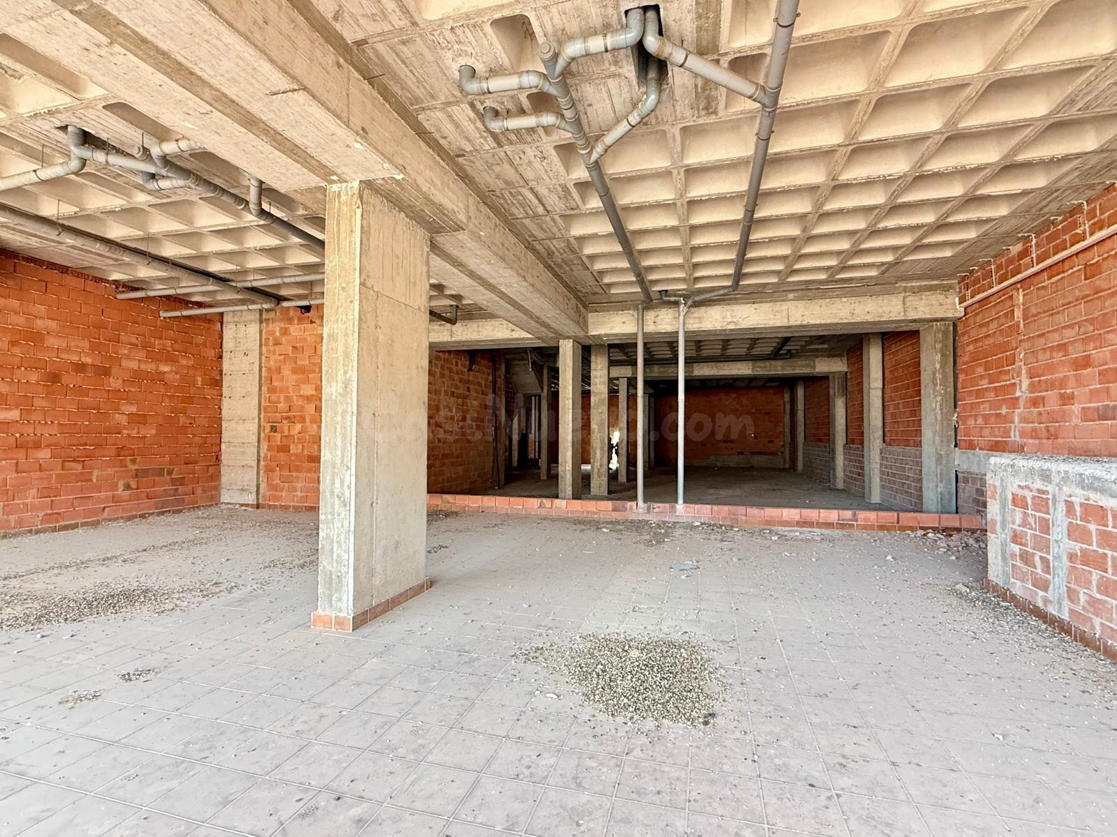 LOCAL COMERCIAL EN ALQUILER - foto 4