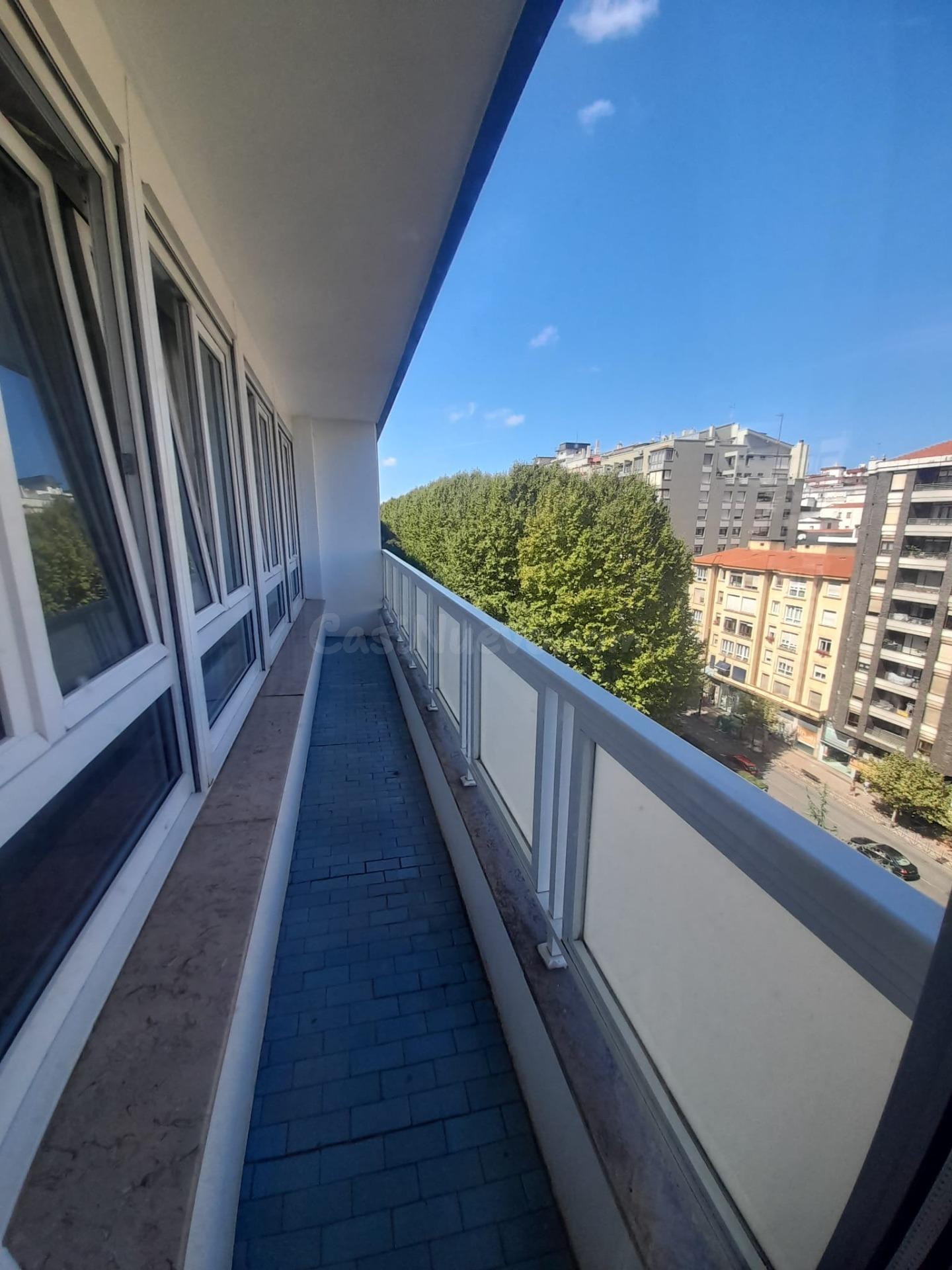 Piso en Calle Vargas, zona de Numancia en Santander. - foto 4