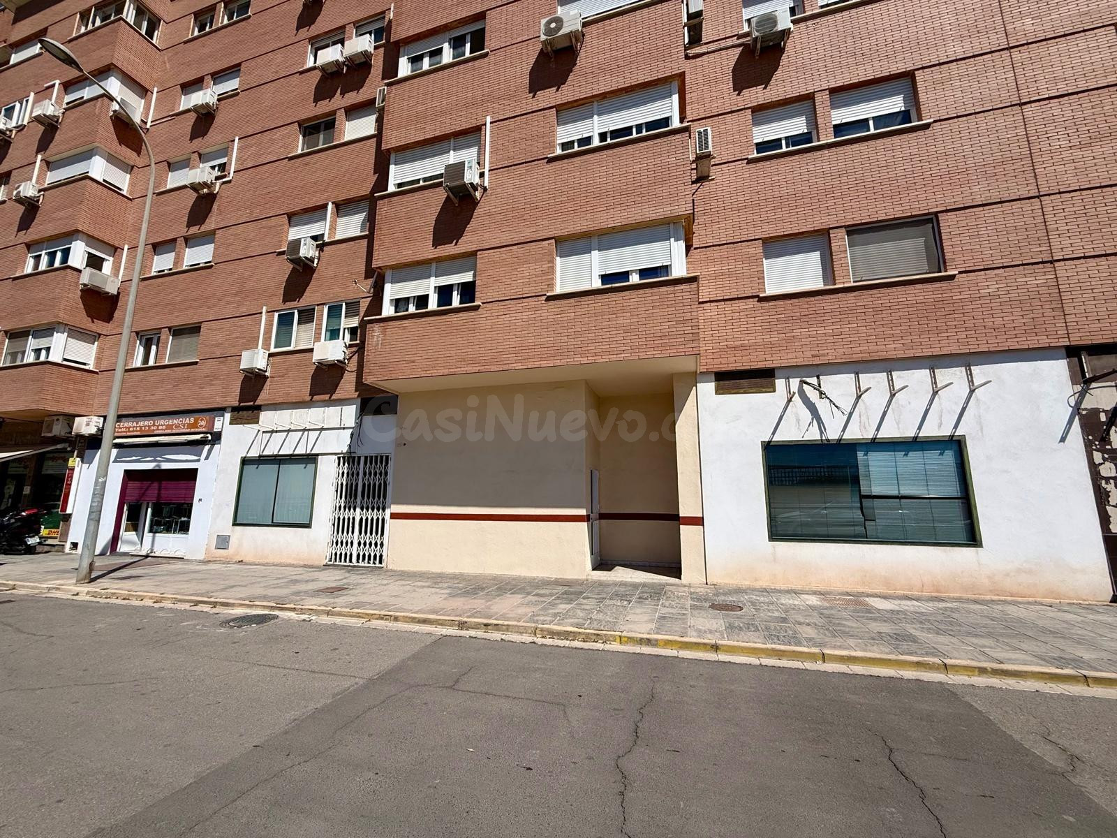 LOCAL COMERCIAL EN ALQUILER - foto 2