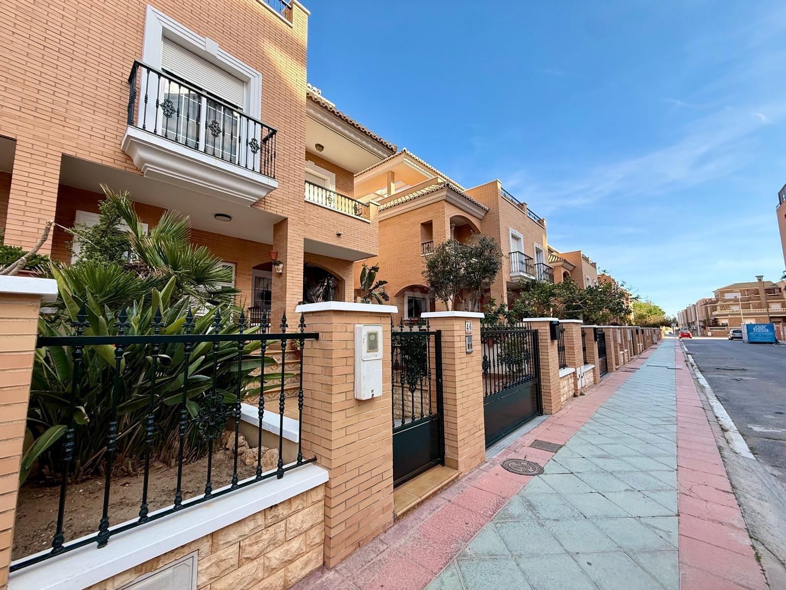 El hogar de tus sueños en Almería - foto 2