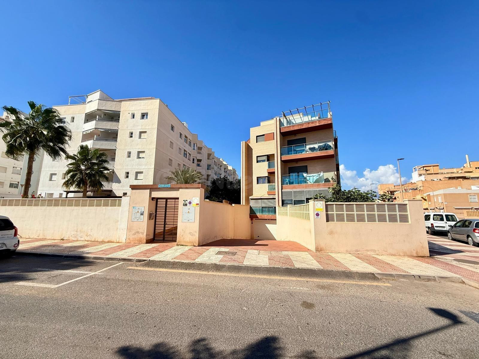 HERMOSO PISO EN LA ROMANILLA - ROQUETAS DE MAR. - foto 4