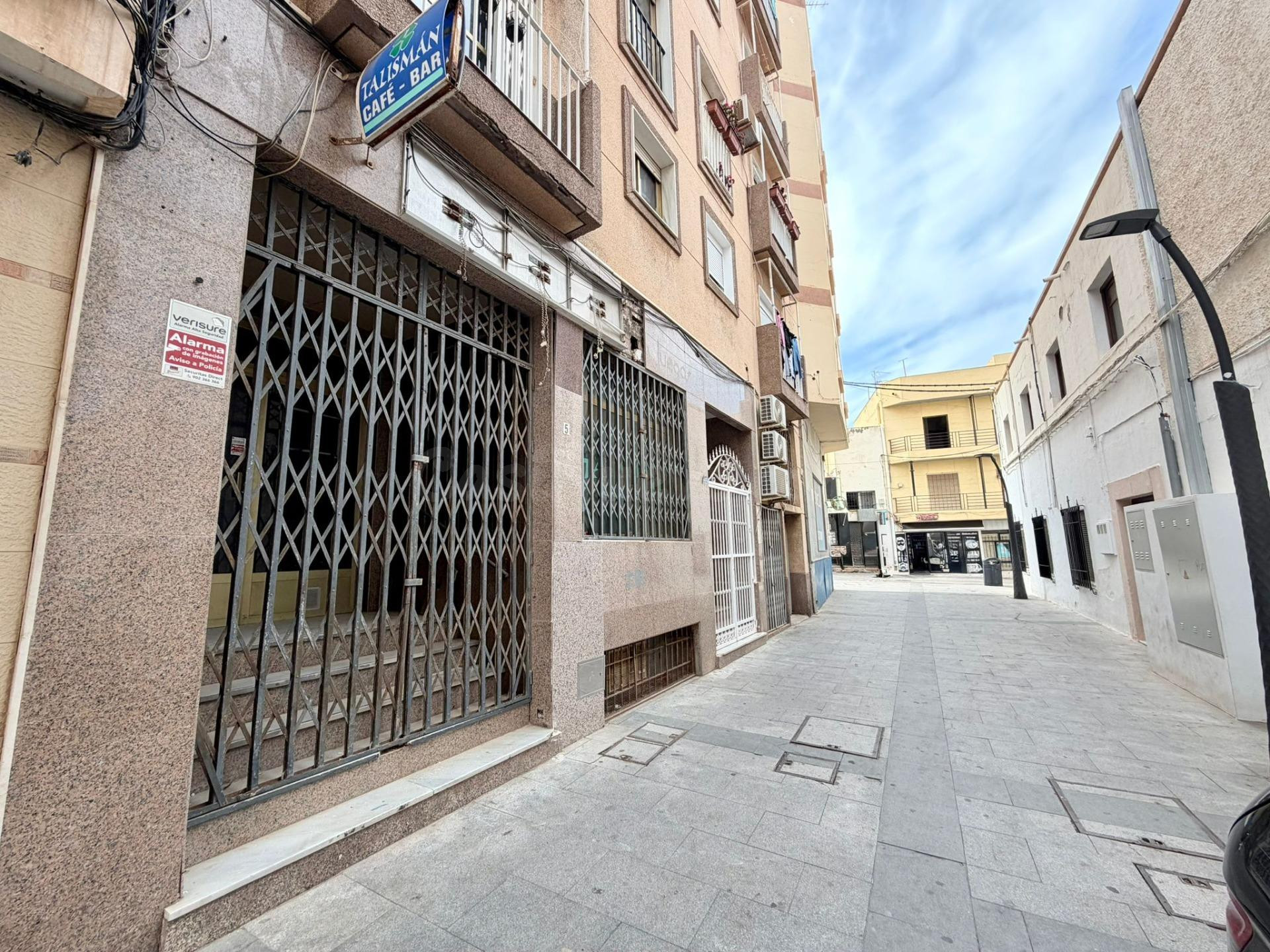 VENTA DE LOCAL JUNTO AL AYUNTAMIENTO - foto 2