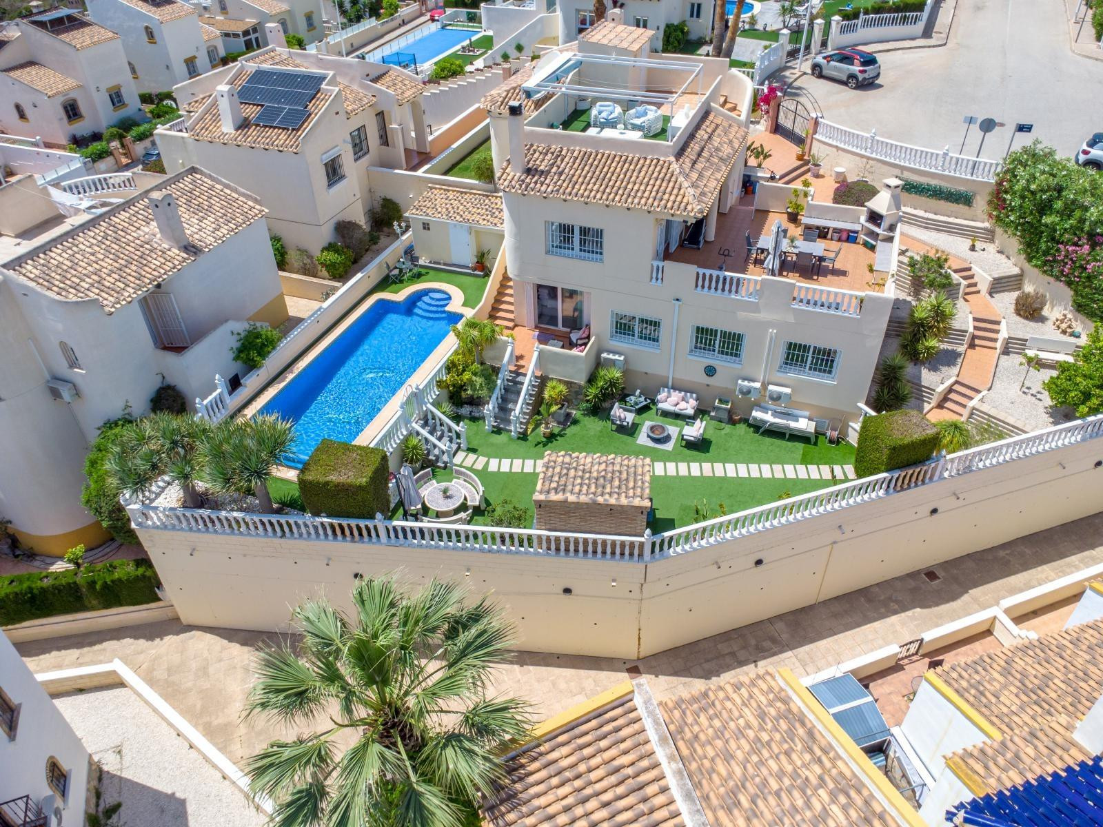 Los Dolses, Exclusiva Villa de Lujo con Piscina Climatizada,