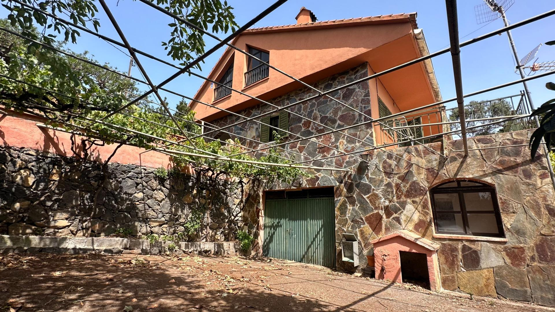 LA ESPERANZA: VIVIENDA DE 394 M2 CON 5.941 M2 DE TERRENO Y V - foto 3