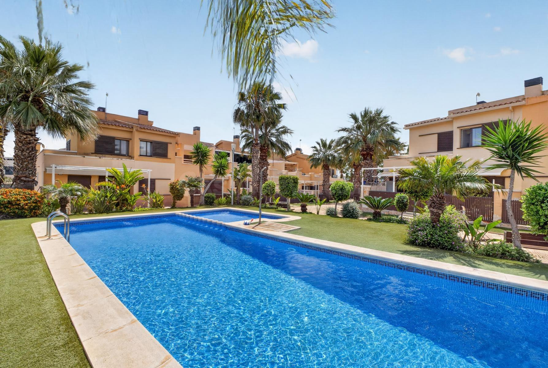 Cabo Roig, Acogedor Adosado con jardíN y patio lista para en - foto 5