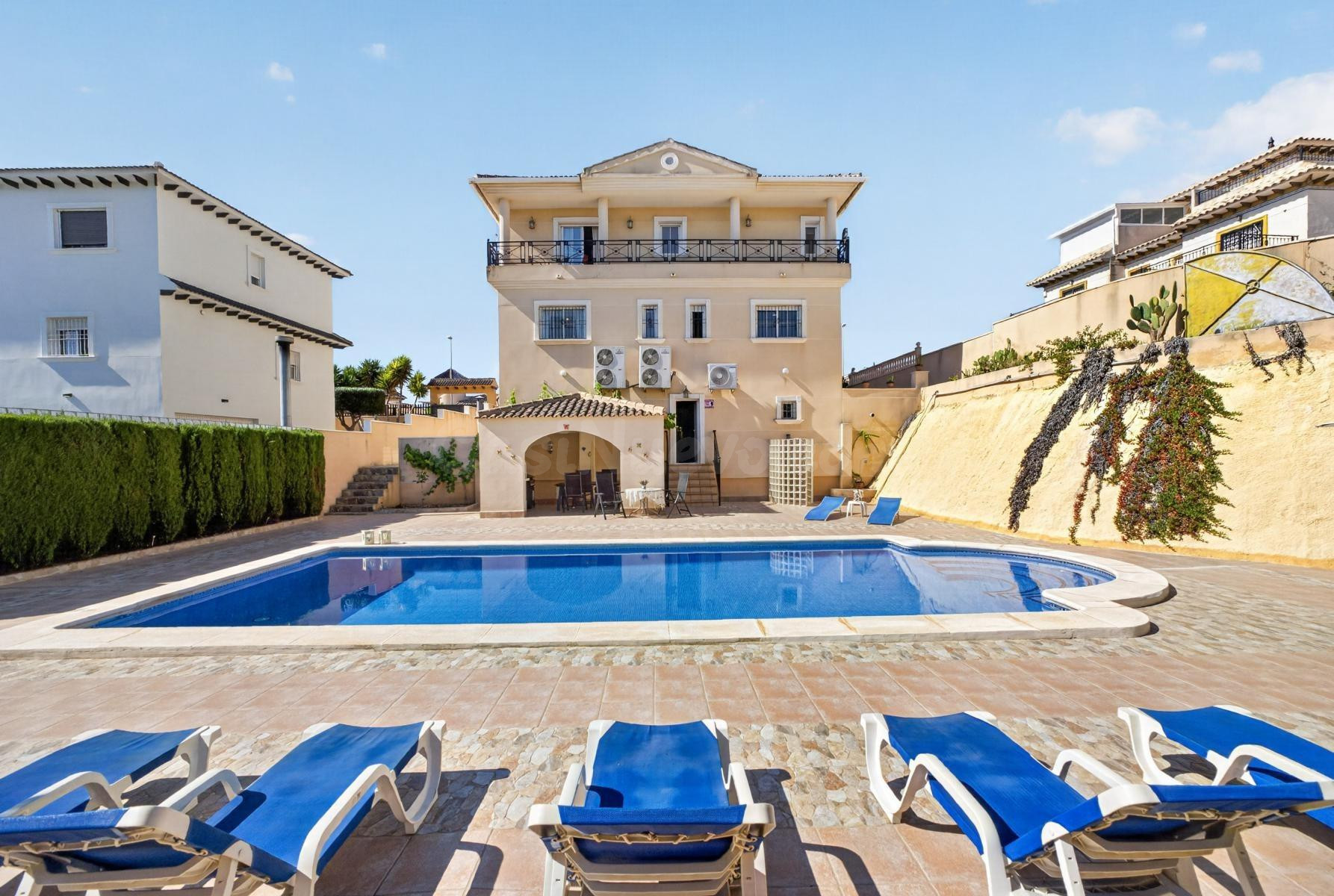 La Zenia - Villa Exclusiva, 7 Dormitorios, Piscina Privada y