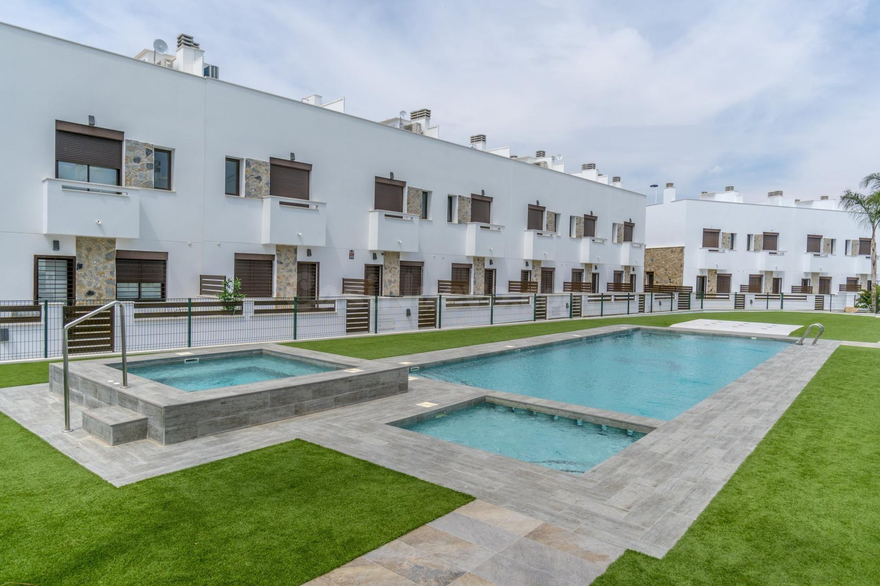 Bahía Homes, Moderno Adosado duplex, orientado al sur, solar