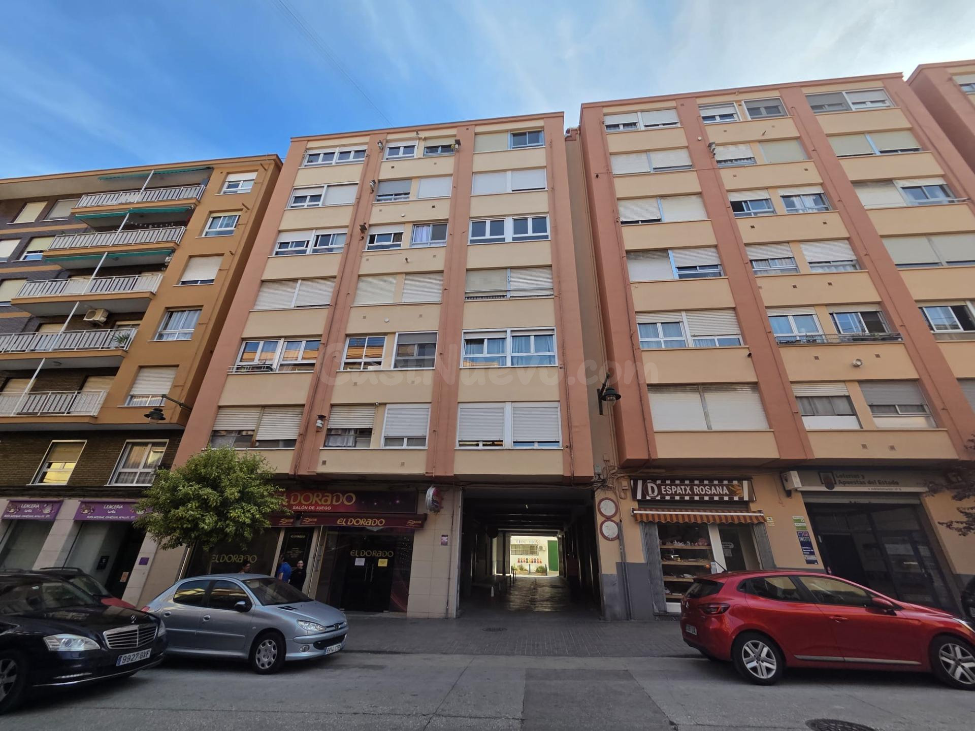 Piso con terraza y ascensor en Alcoy - foto 2