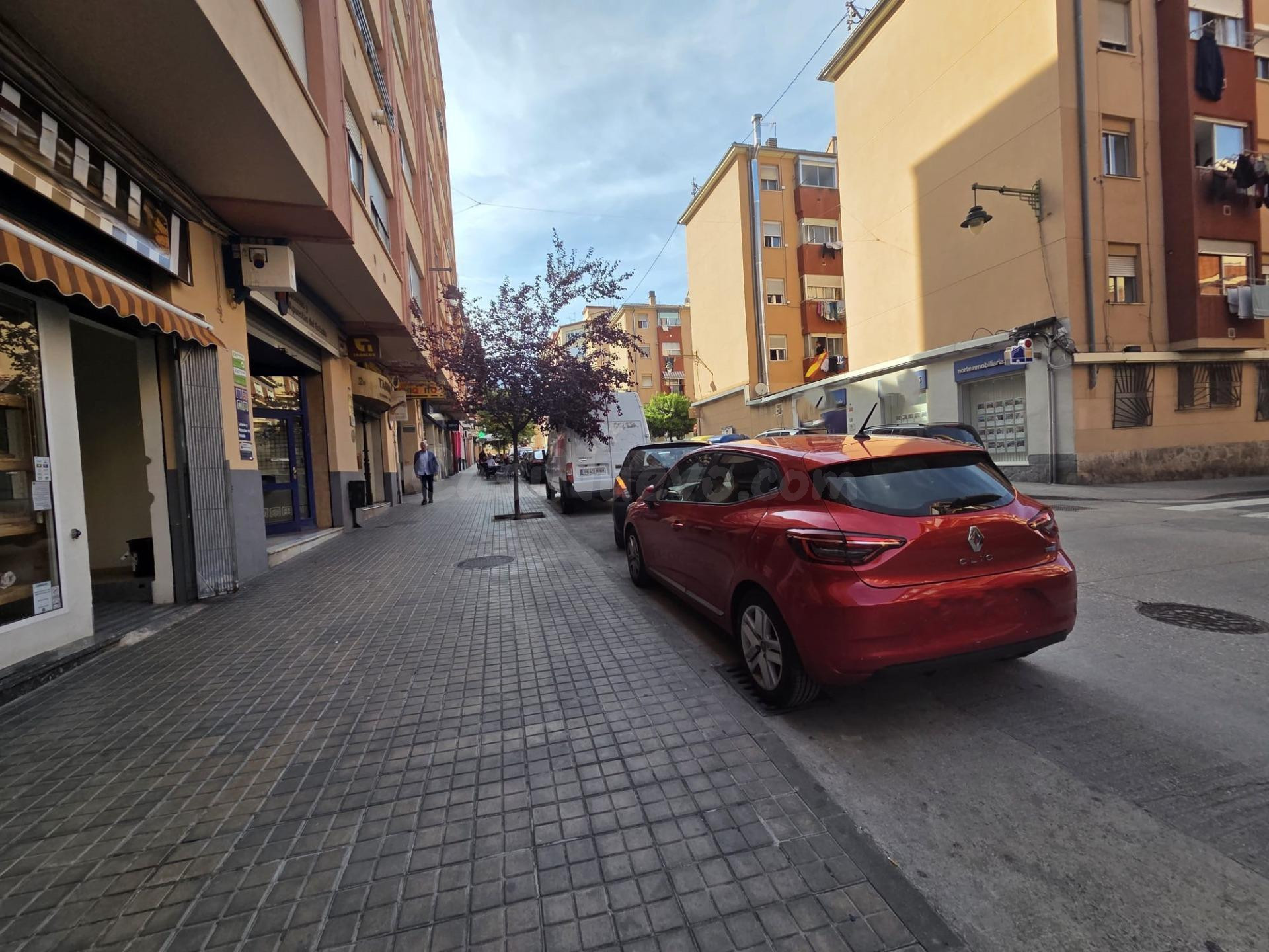 Piso con terraza y ascensor en Alcoy - foto 4