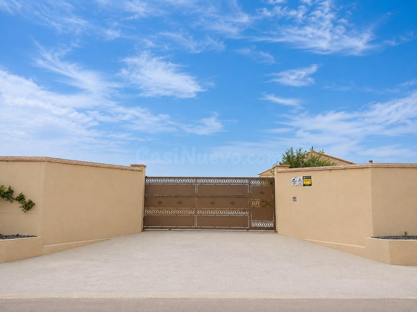 Exclusivo chalet moderno con piscina y casa de invitados - foto 4