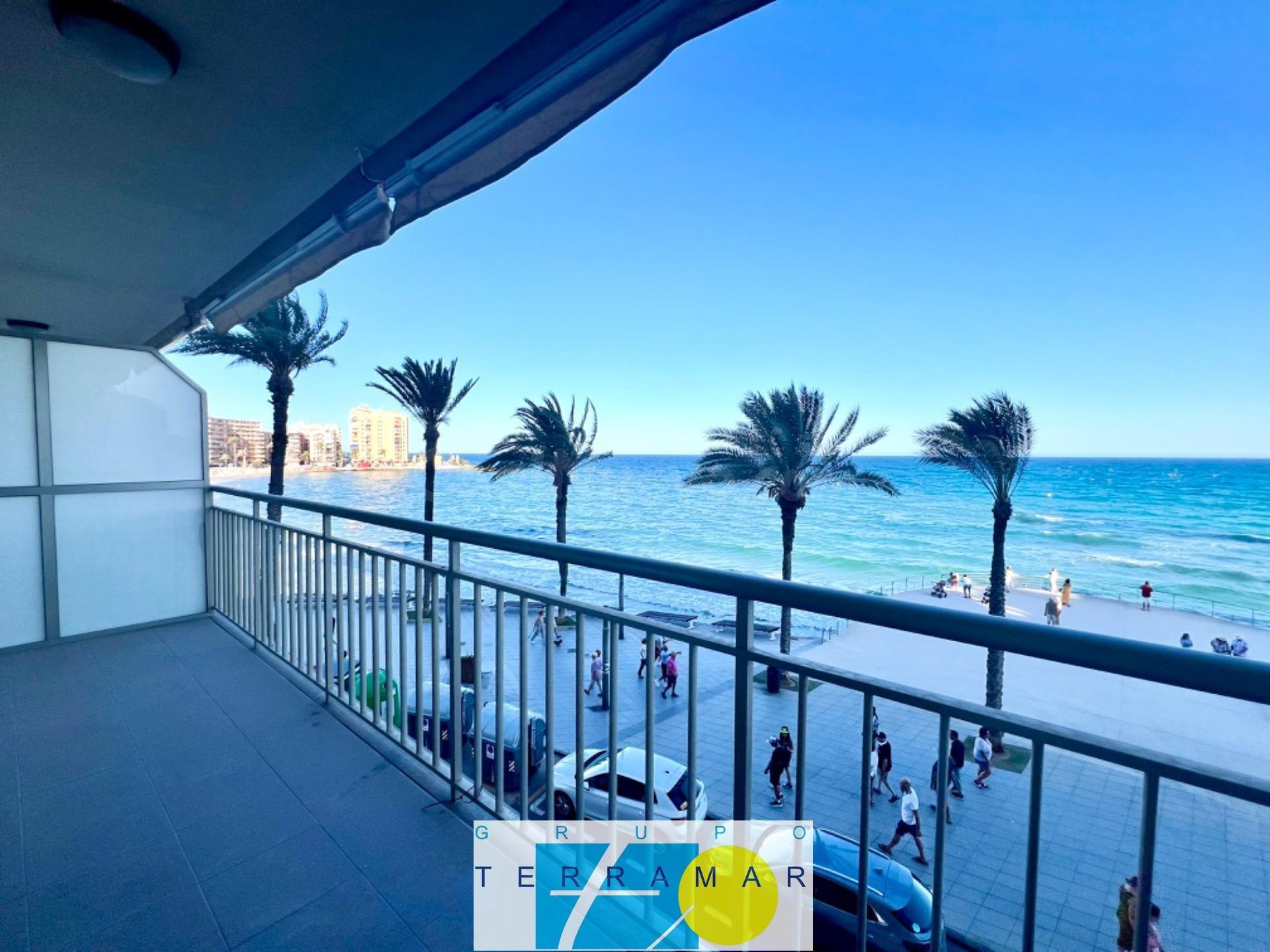 FANTASTICO APARTAMENTO CON VISTAS AL MAR, TOTALMENTE REFORMA - foto 3