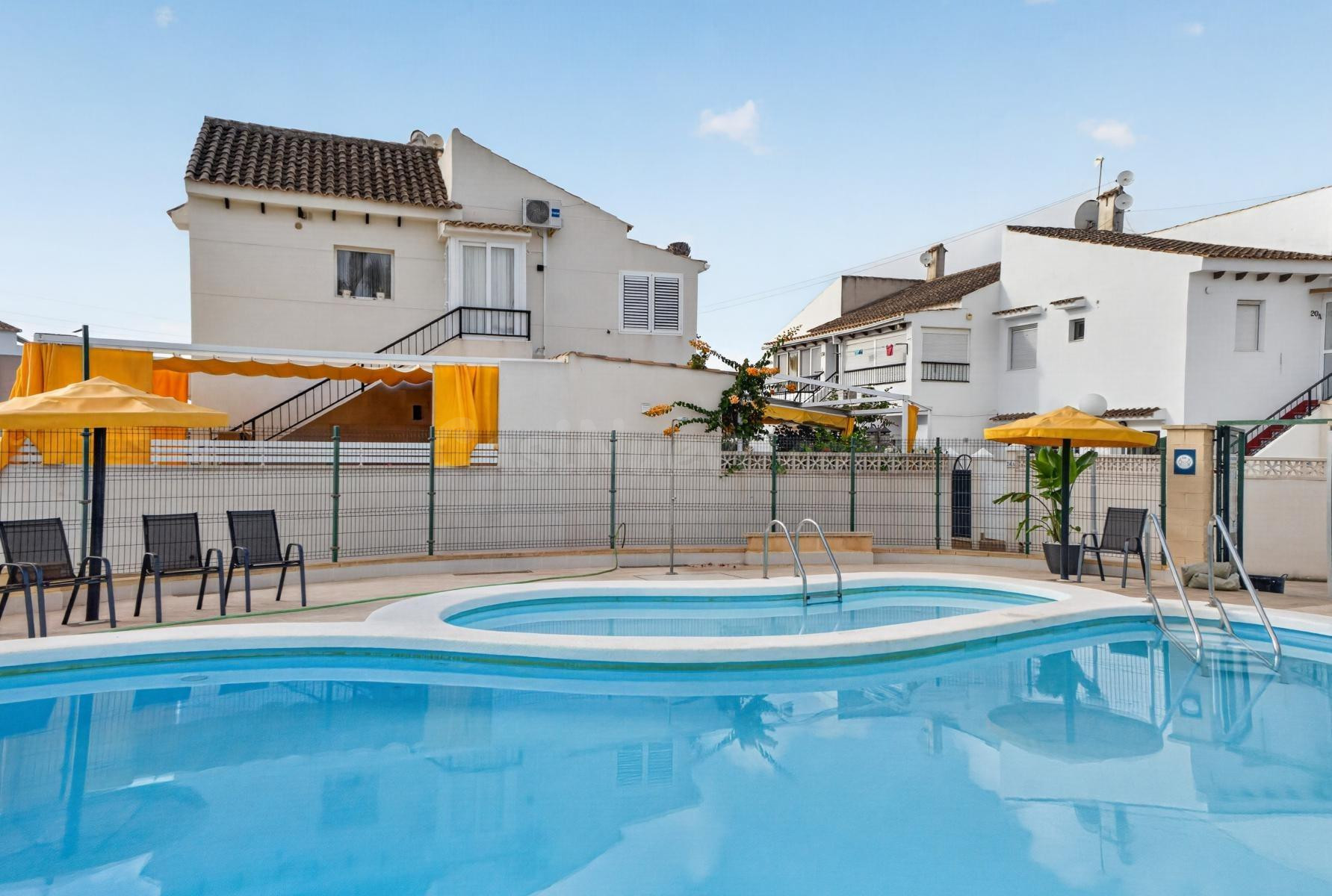 Torreblanca - Bungalow de esquina reformado, listo para entr - foto 5
