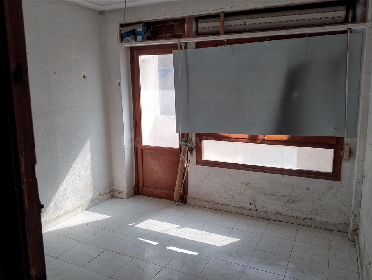 Oportunidad de inversión en edificio SIN ASCENSOR con gran p