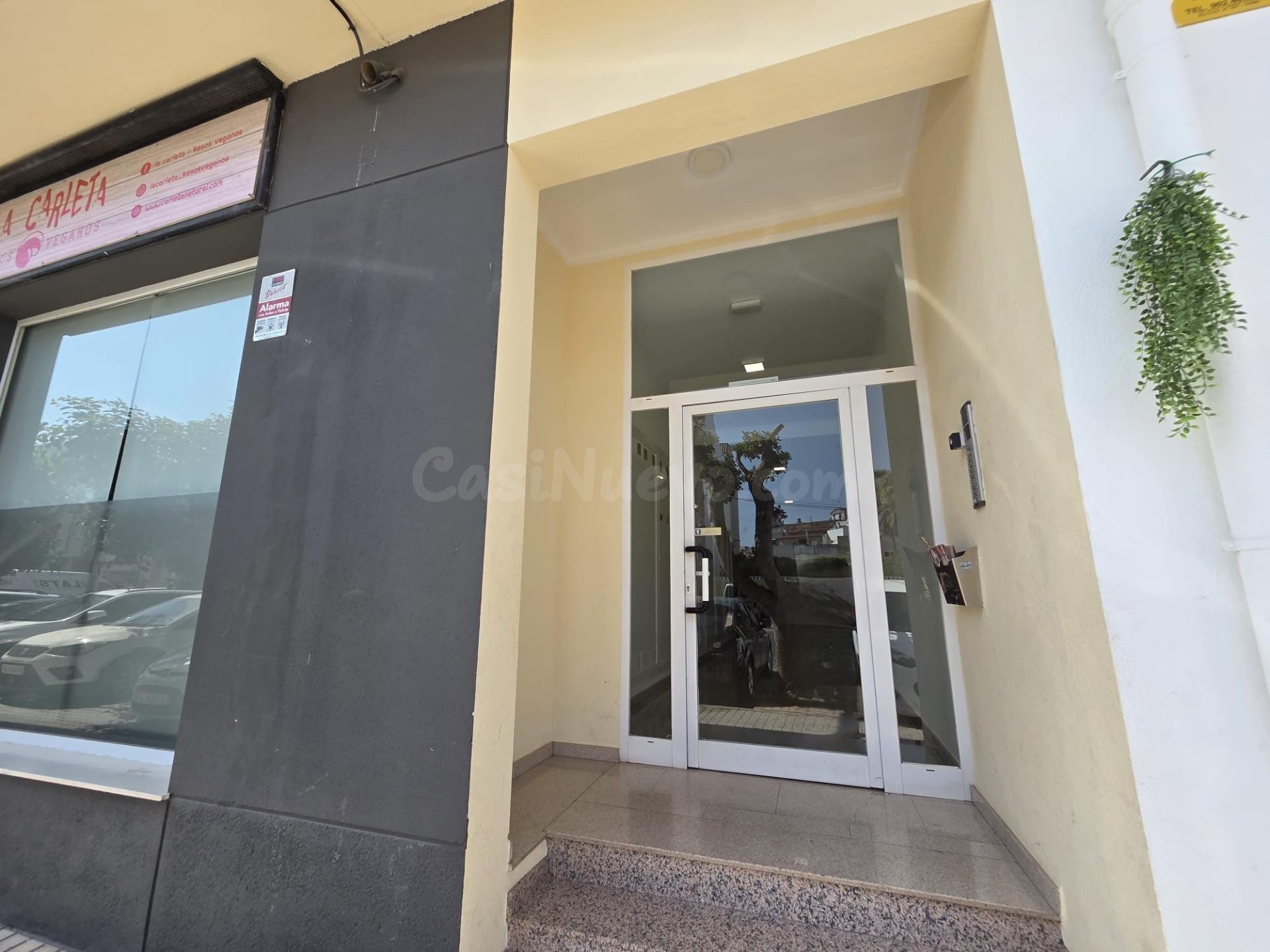 VIVIENDA CON ASCENSOR Y BALCÓN EN ONDARA - foto 2