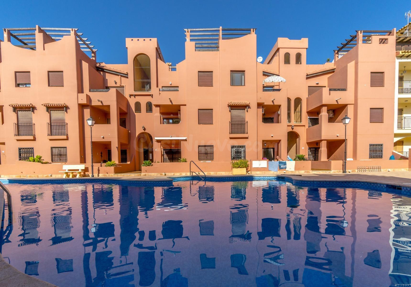 Ático con solárium privado en Residencial La Dama, a solo 20