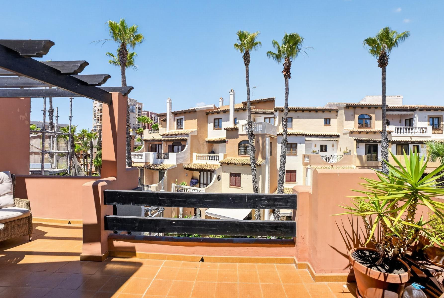 Ático con solárium privado en Residencial La Dama, a solo 20 - foto 5