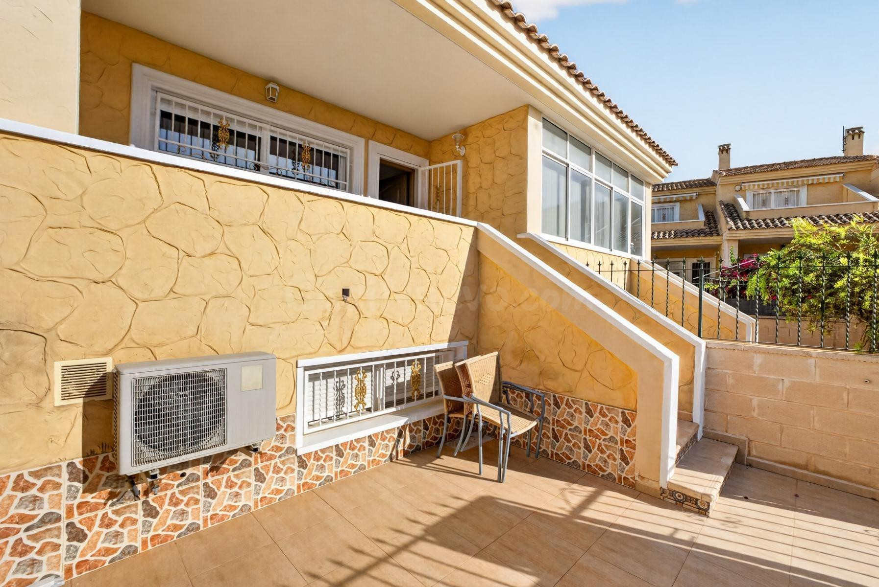 MARIBLANCA – PUNTA PRIMA | Adosado de 3 dormitorios, jardín  - foto 4