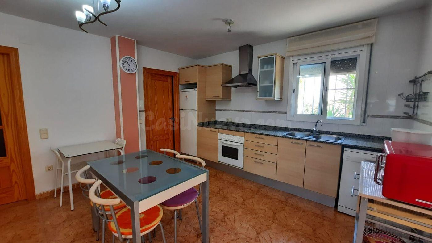 Chalet 95 m2 con 3 dormitorios, Urb. Riumar - foto 3