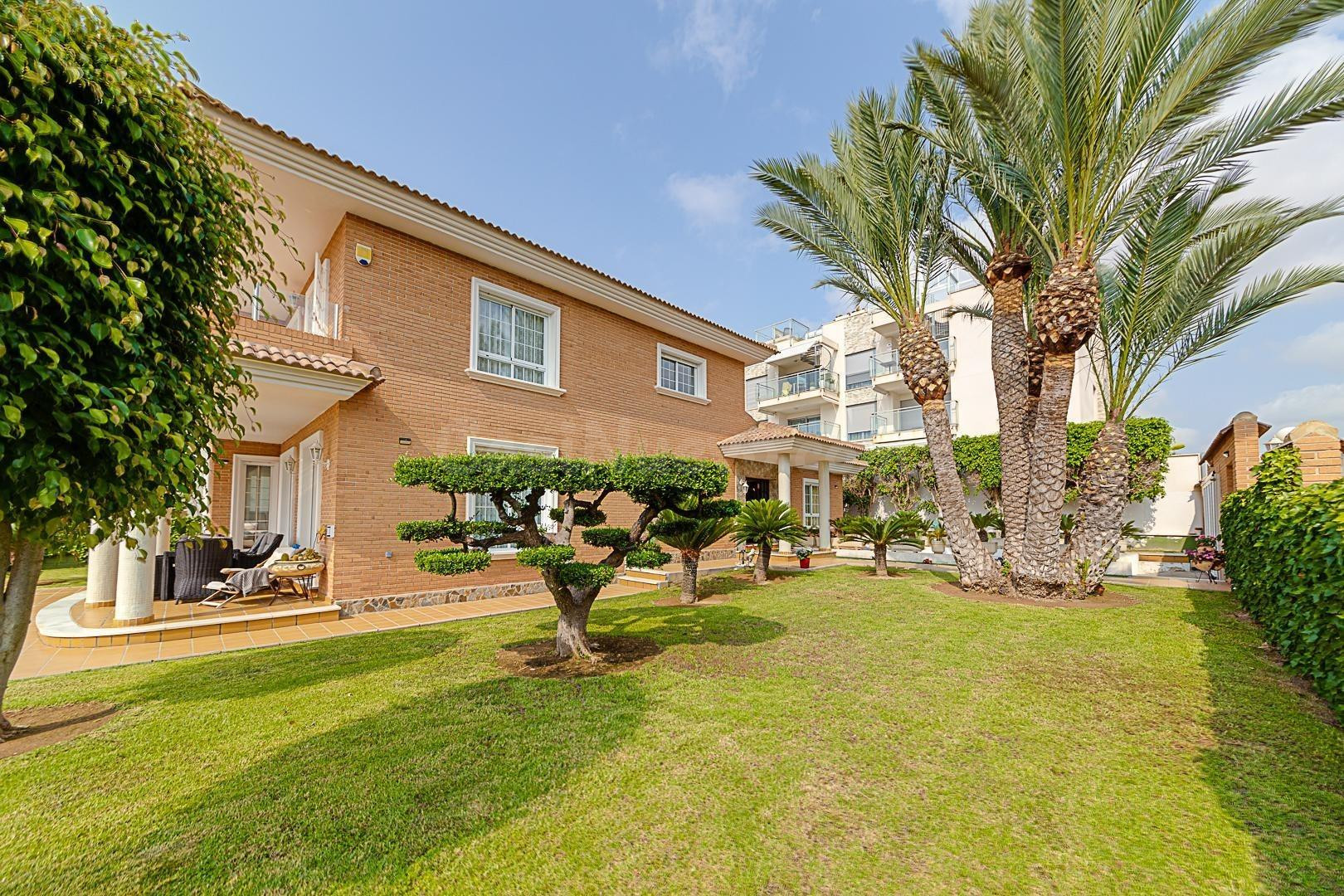 MAGNIFICA VILLA, UN VERDADERO LUJO TOTALMENTO EXCLUSIVO - foto 3