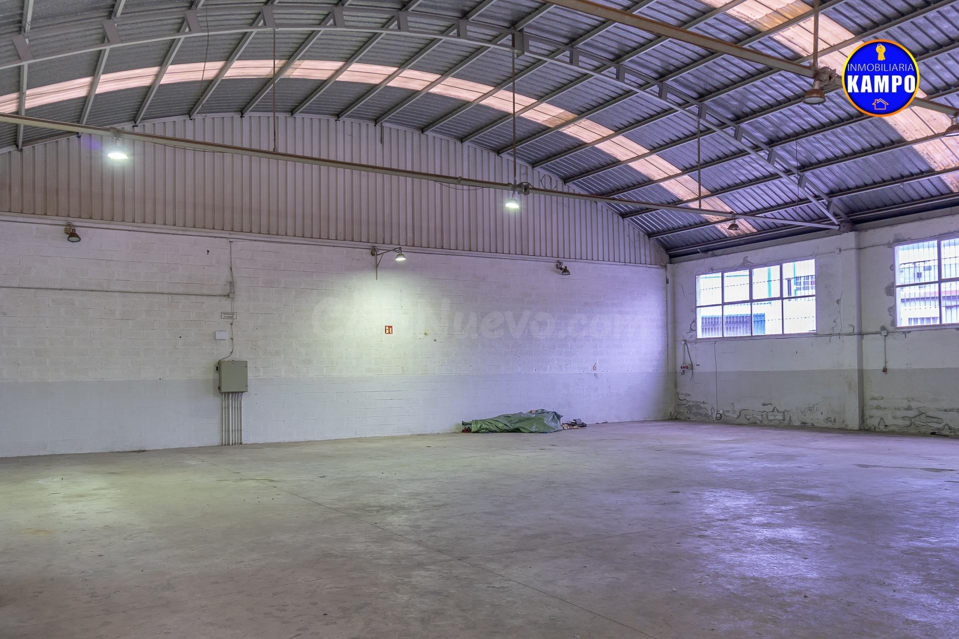 SE ALQUILA NAVE INDUSTRIAL EN IRUN (BºVENTAS)