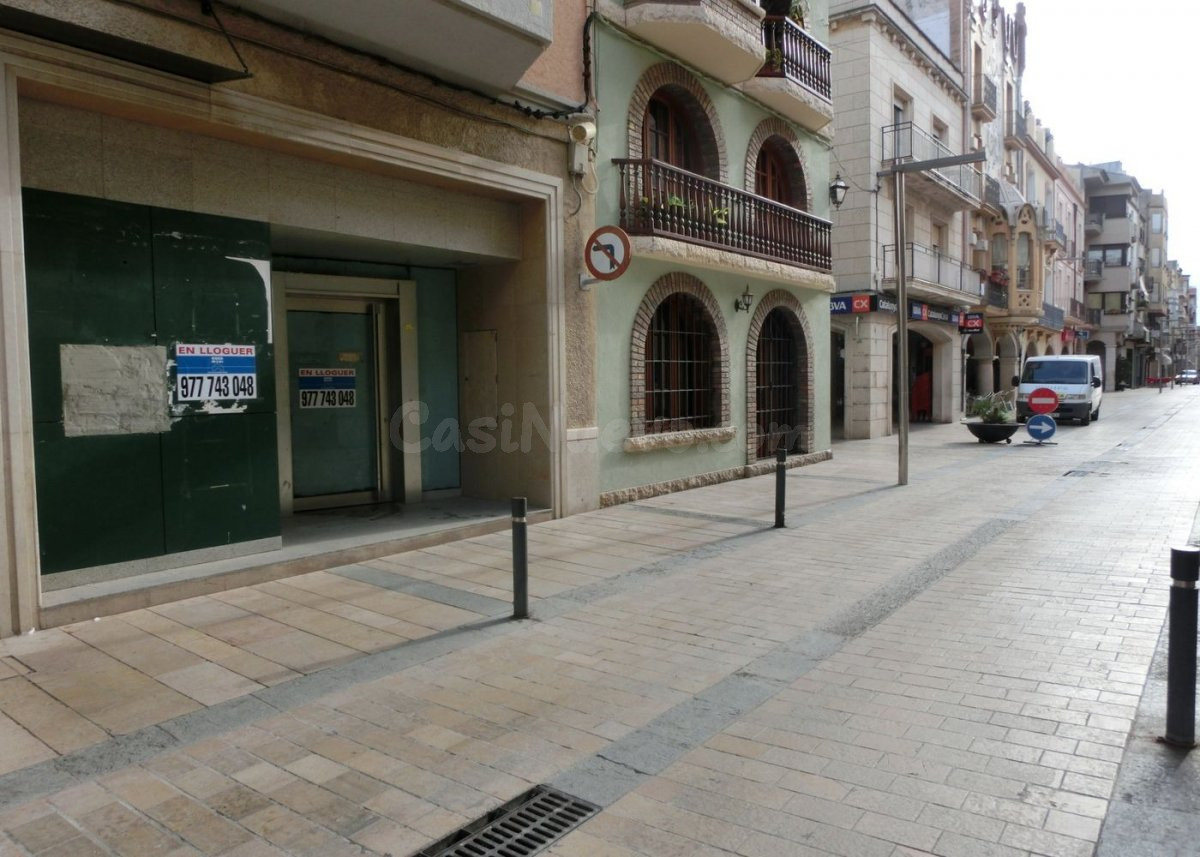 Local comercial de 109 m2 situado en calle mayor