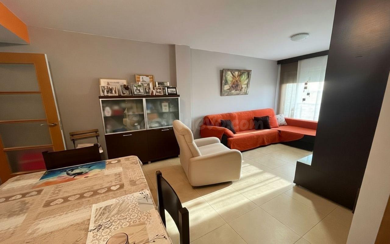 APARTAMENTO ZONA PUERTO, DE 2 DORMITORIOS Y TERRAZA - foto 2