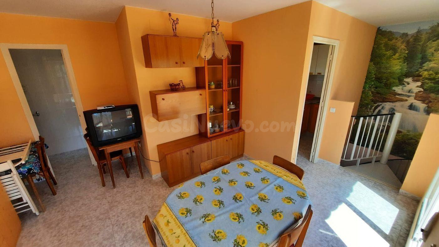 ¡Descubre tu nuevo hogar en el encantador Barrio de la Rápit - foto 4