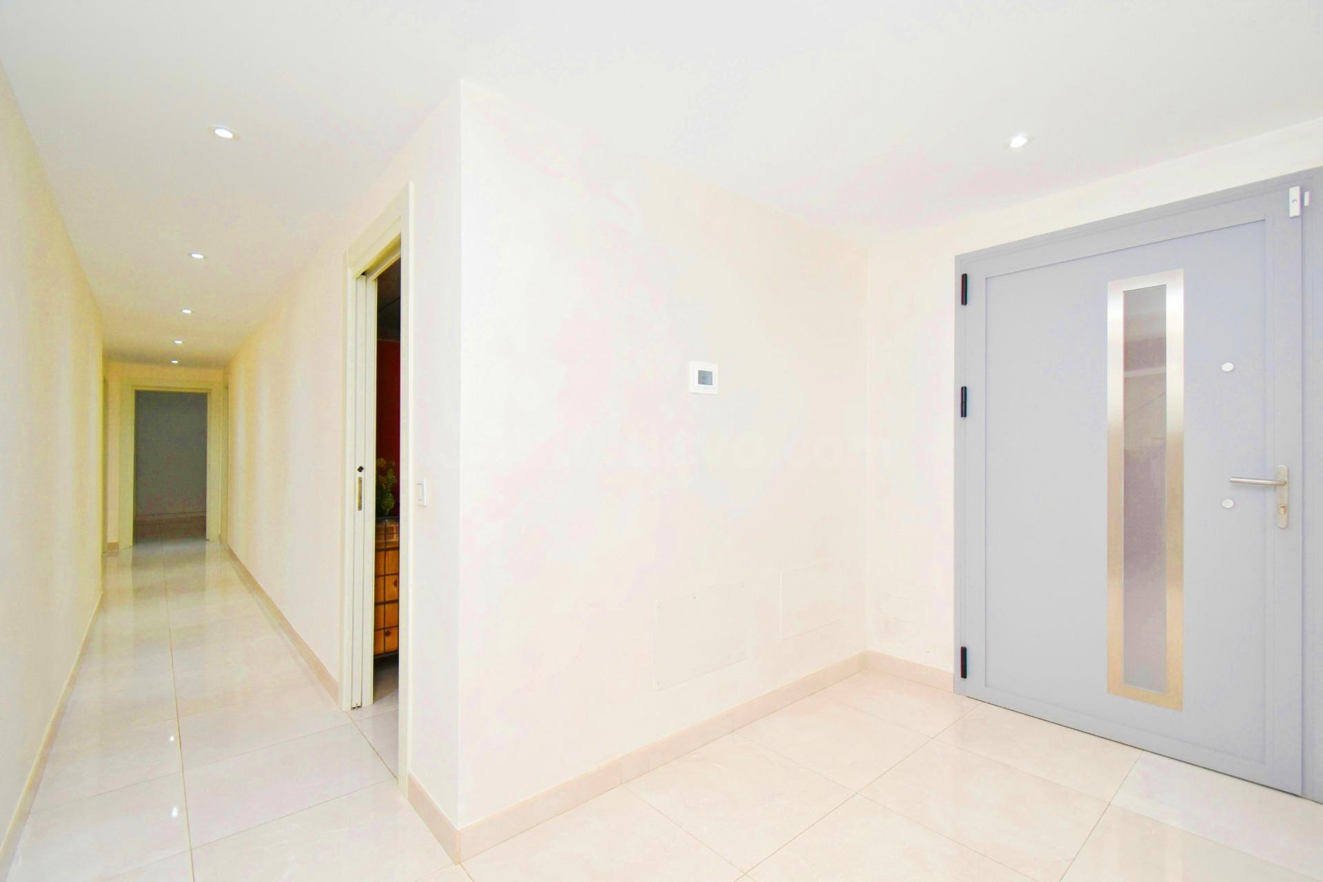 Chalet en la Mejor Zona de La Mojonera, ¡Nuevo con Piscina!  - foto 2