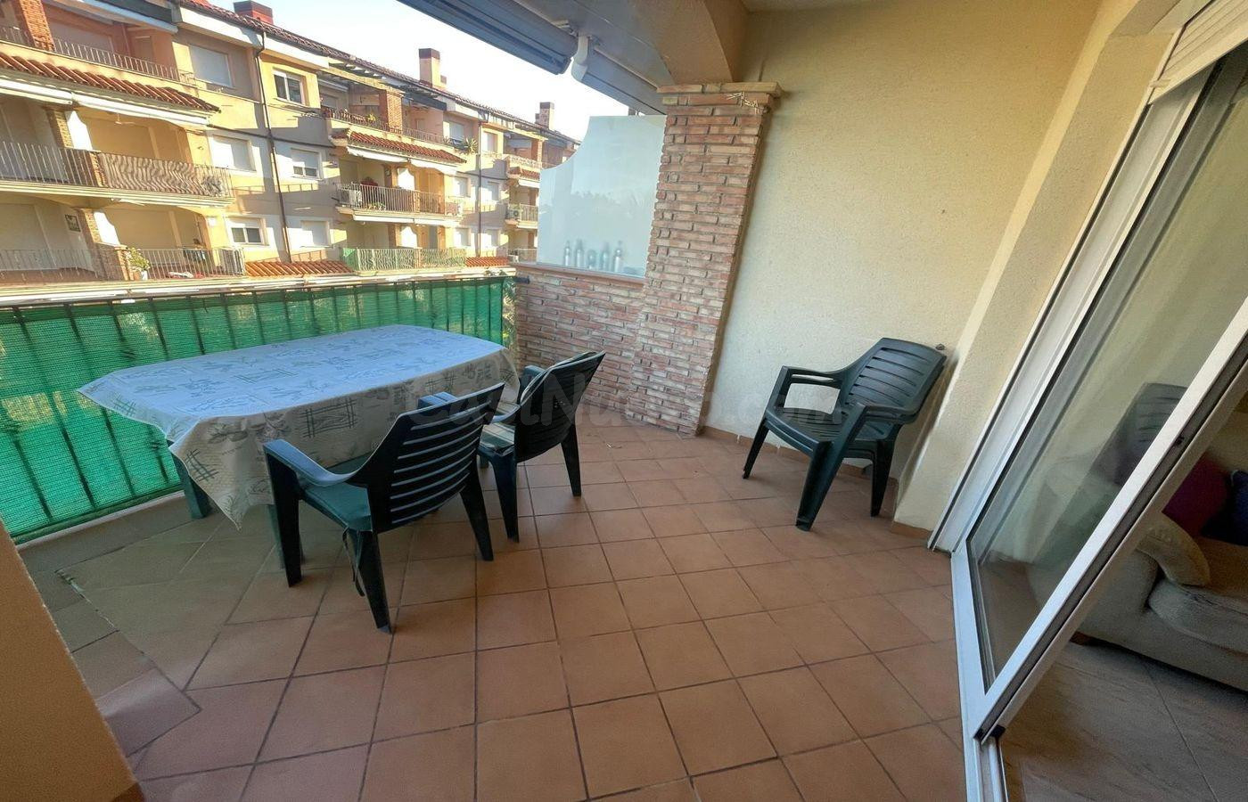 Bonito apartamento en una urbanización excelente - foto 2
