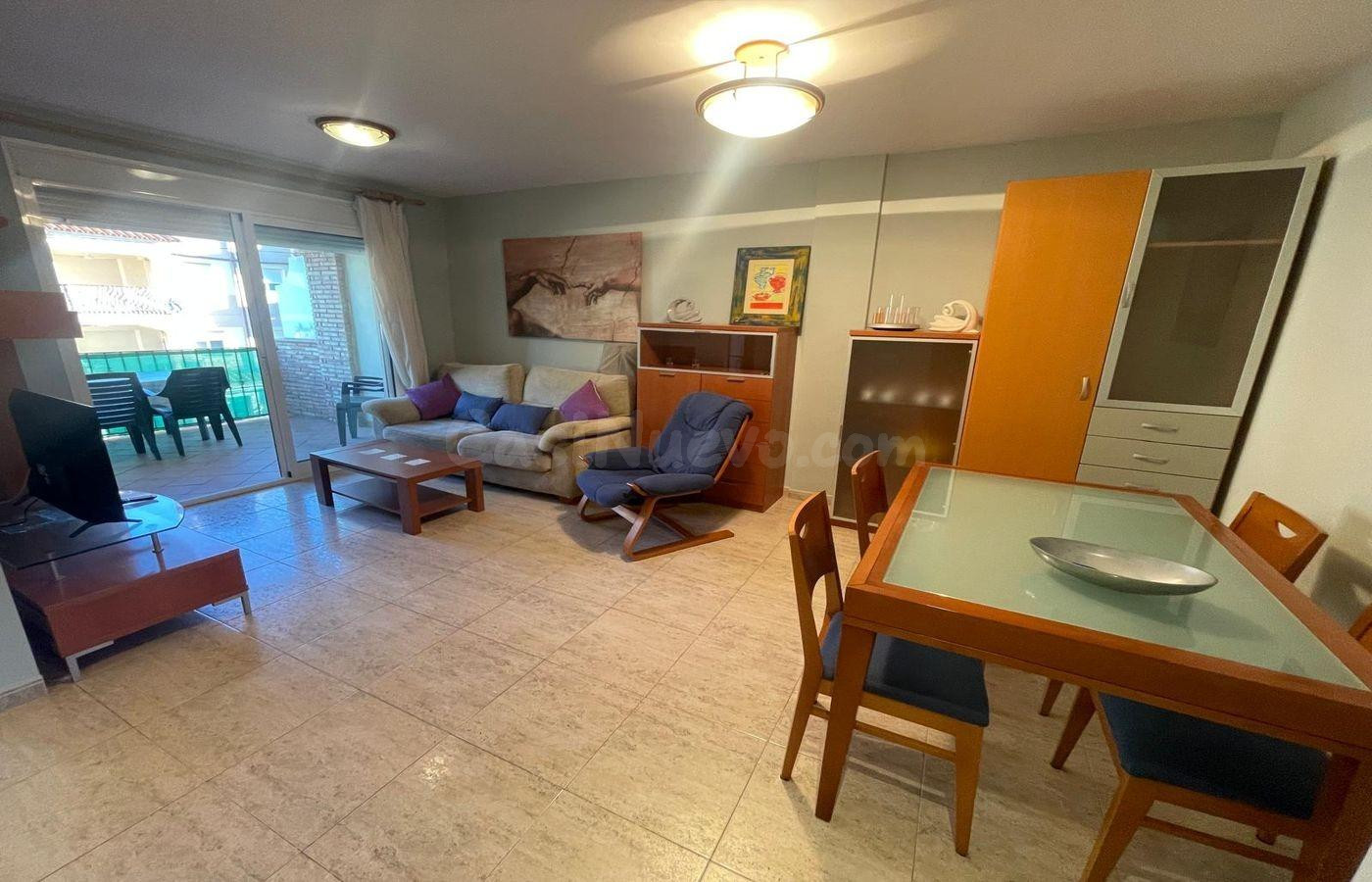 Bonito apartamento en una urbanización excelente - foto 3