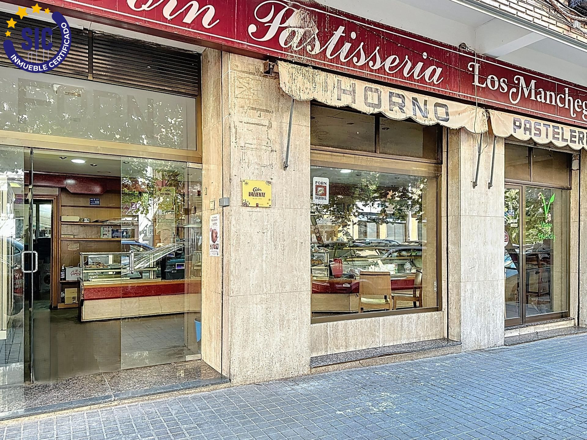 Oportunidad estratégica: local comercial de alto impacto en  - foto 3