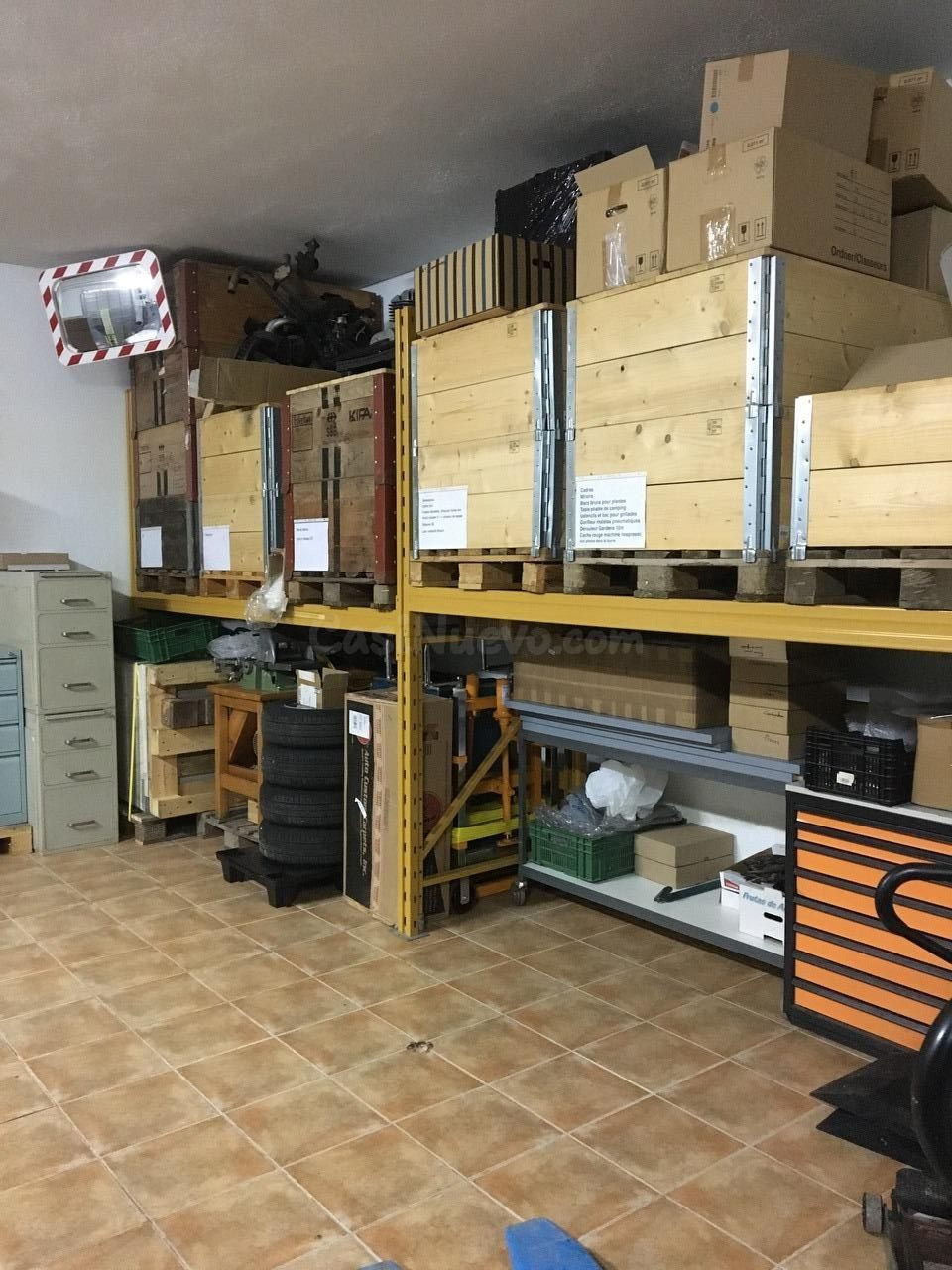 Almacén/estacionamiento de 139 m2 en Deltebre
