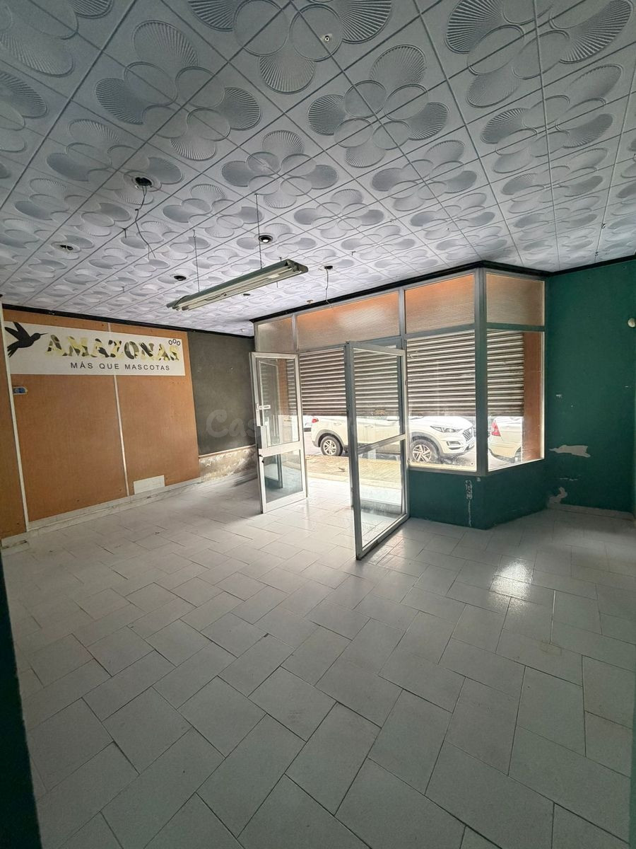 Oportunidad: local / almacén en Vinaróz con baño y múltiples - foto 3