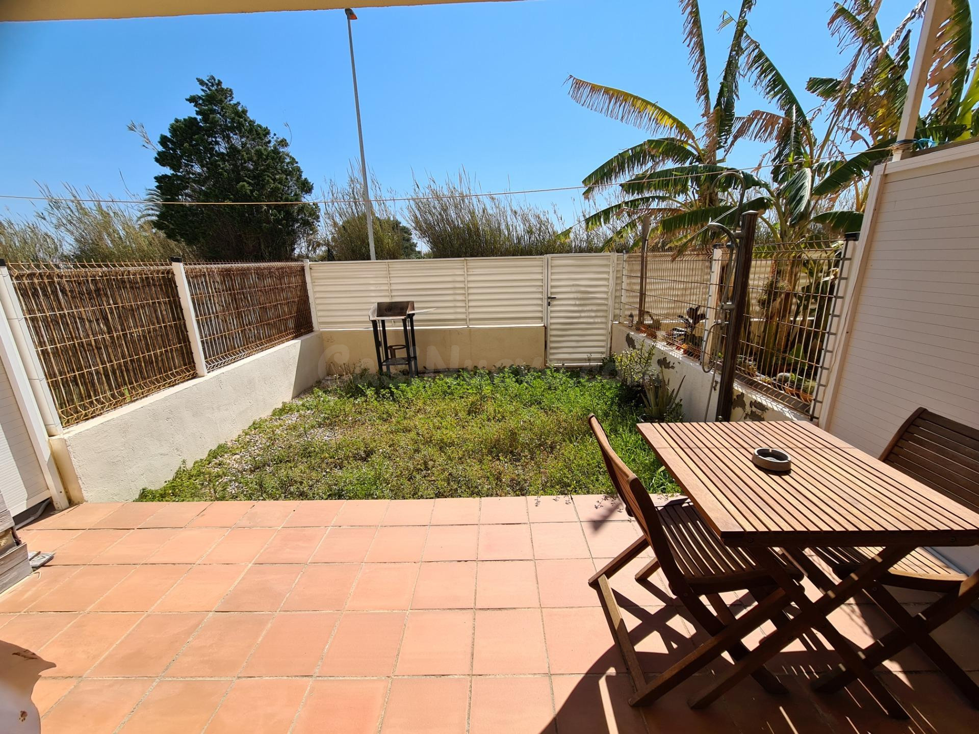 Planta baja de 2 dormitorios con terraza en Eucaliptus - Pla