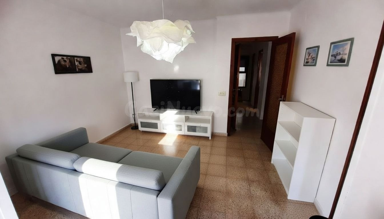Excelente oportunidad de adquirir piso y almacén en zona muy - foto 2