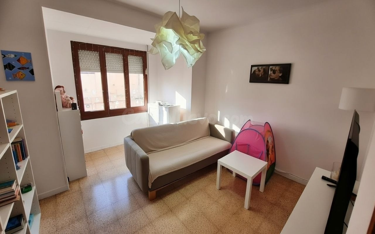Excelente oportunidad de adquirir piso y almacén en zona muy - foto 4