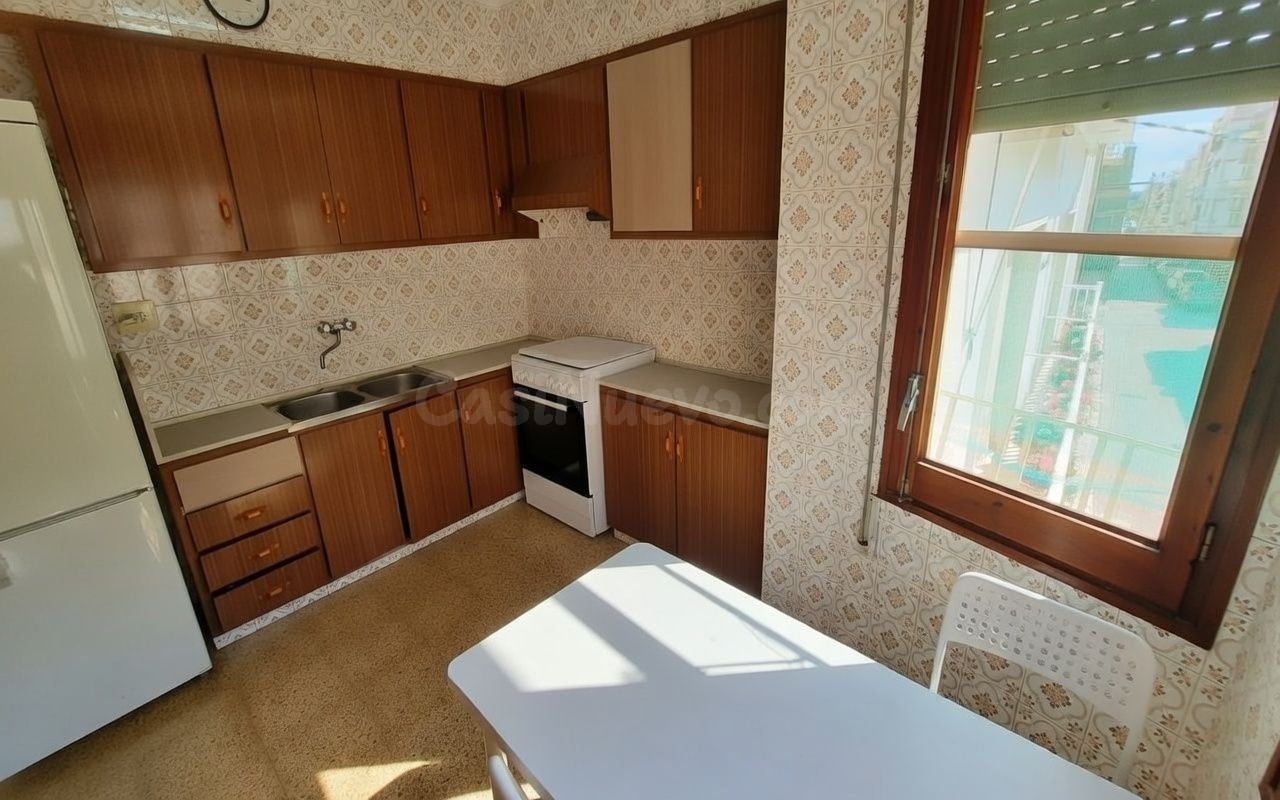 Excelente oportunidad de adquirir piso y almacén en zona muy - foto 5