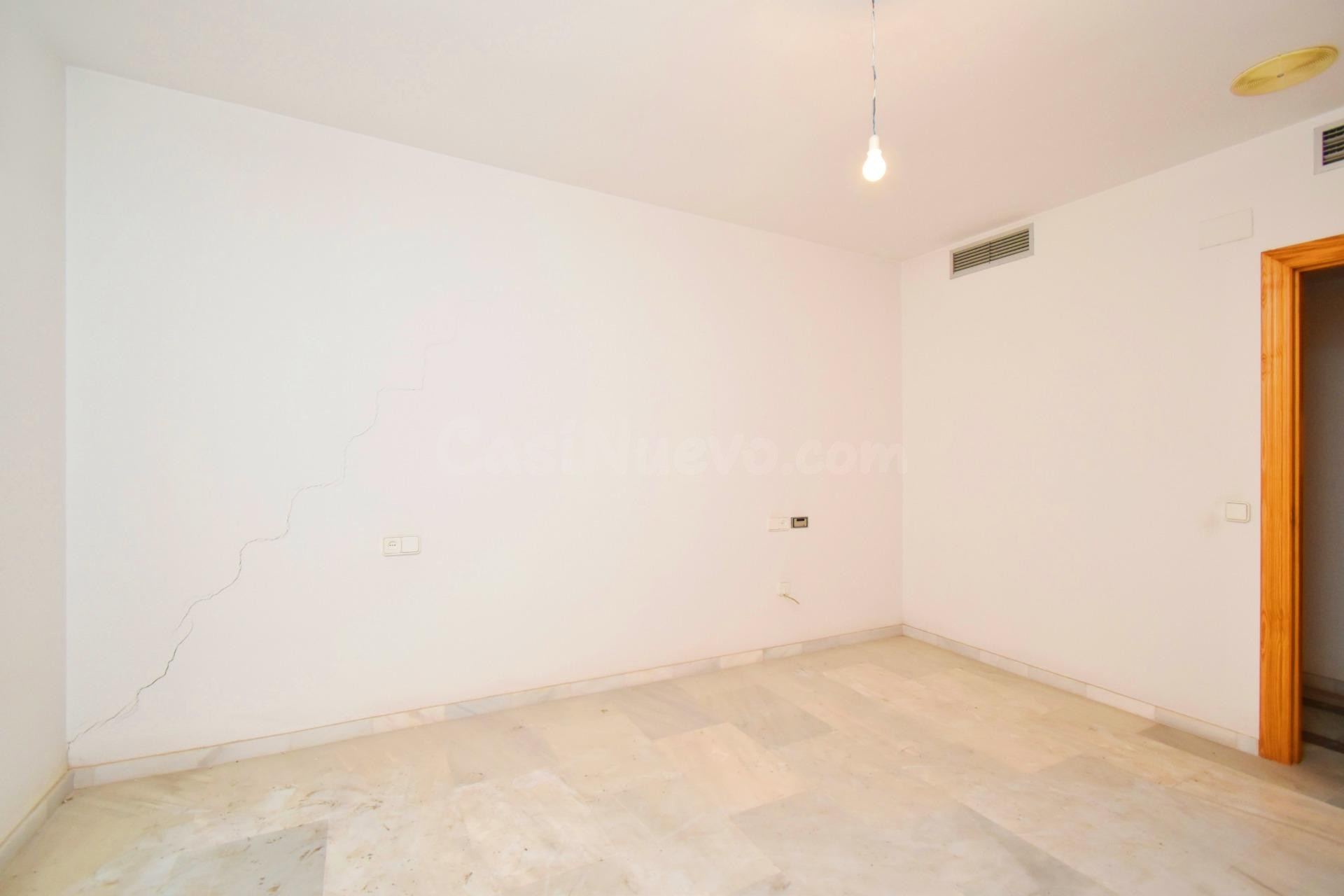 Piso de 4 dormitorios en Ejido - foto 3