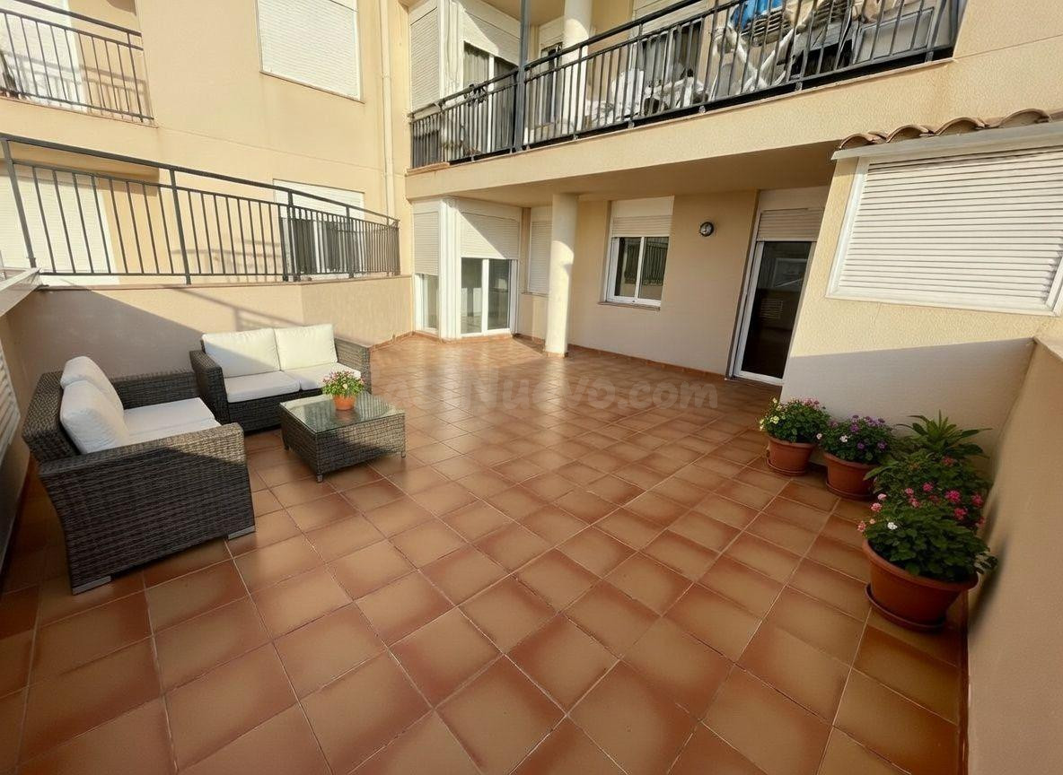 APARTAMENTO SEMINUEVO, CENTRICO, A 600 M DE LAS PLAYAS