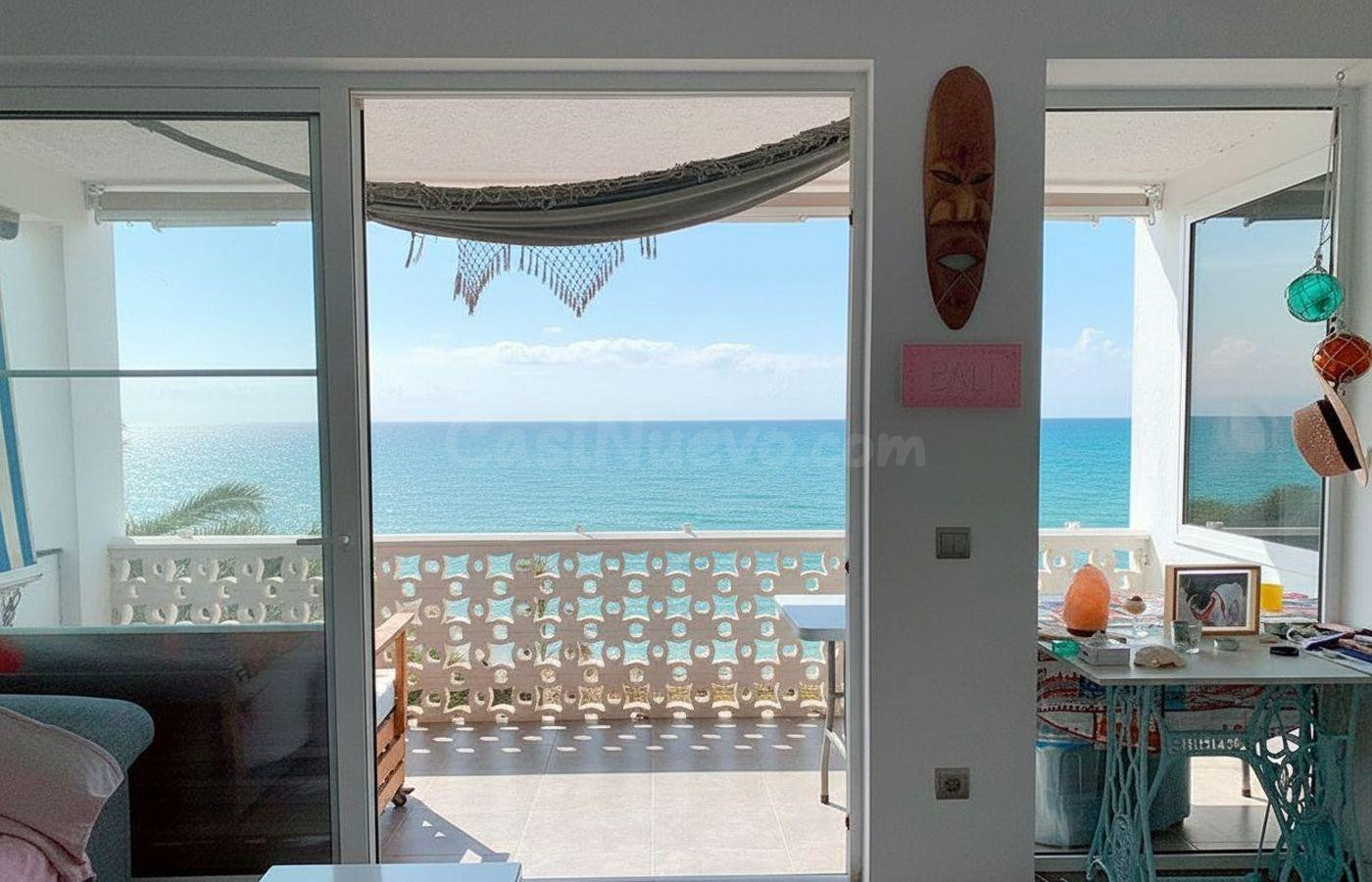 ENCANTADOR APARTAMENTO EN PRIMERISIMA LINEA DE MAR