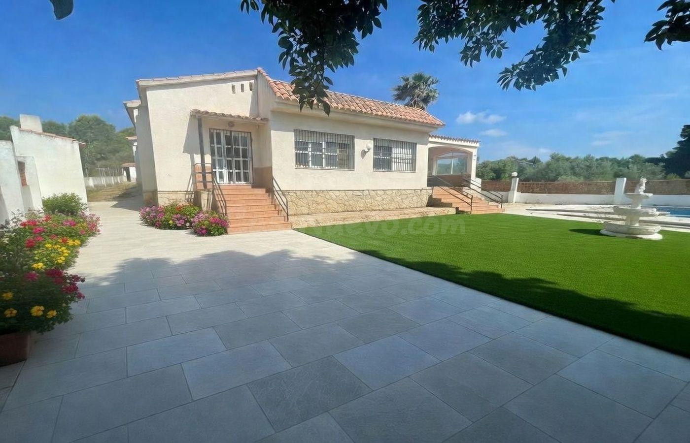 GRAN CHALET A REFORMAR, A TAN SOLO UNOS 300 M DEL MAR - foto 5