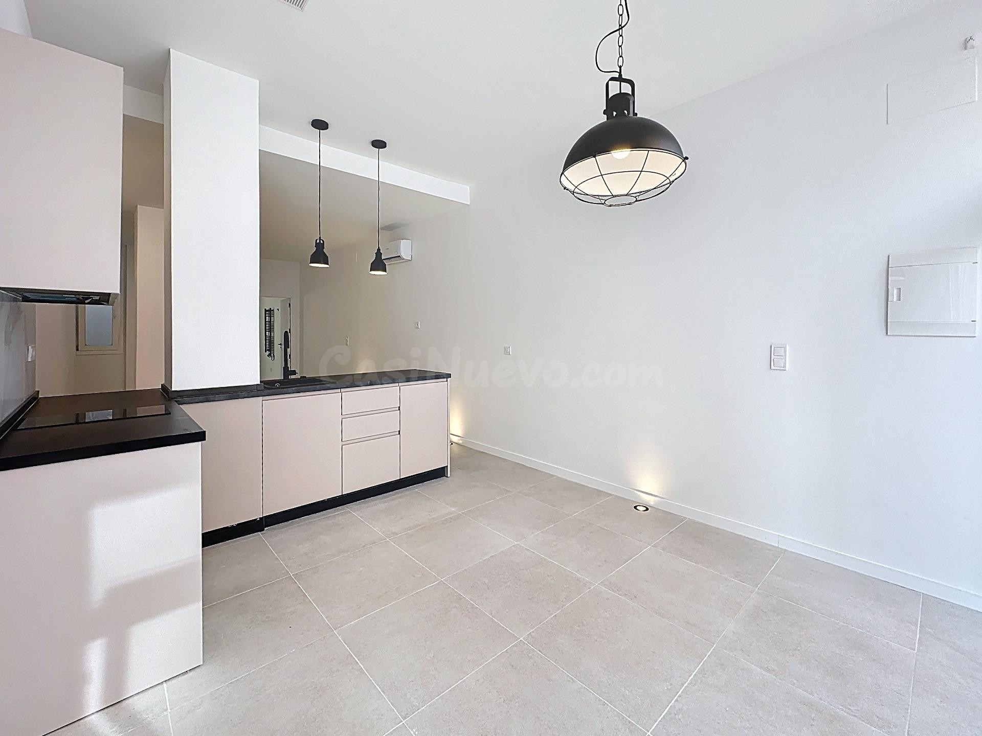 Promoción de 5 viviendas reformadas tipo loft en Nou Moles - foto 4