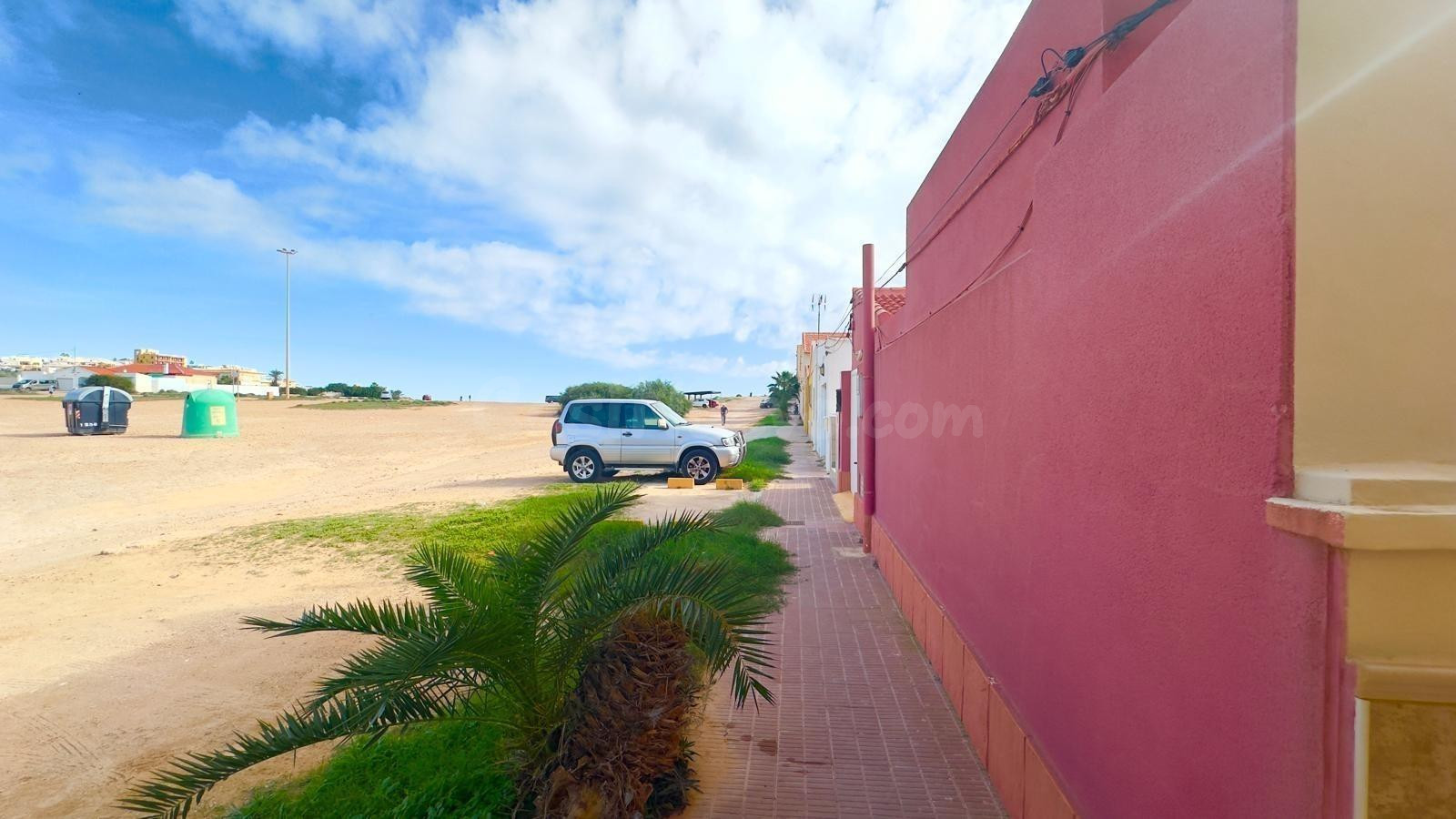 MAGNIFICO APARTAMENTO CON VISTAS AL MAR, NECESITA REFORMAR - foto 4