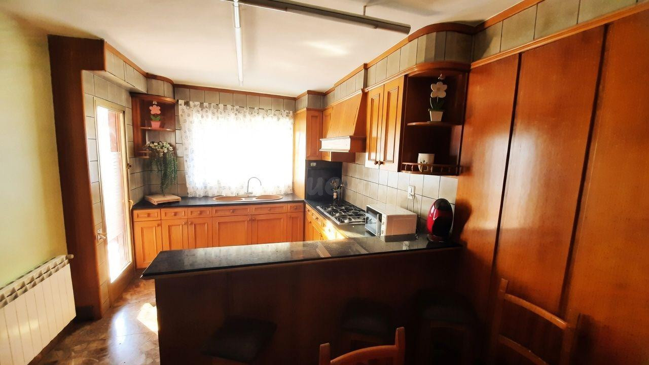 ¡Gran oportunidad! Amplia casa de 400 m2 con dos viviendas i - foto 3