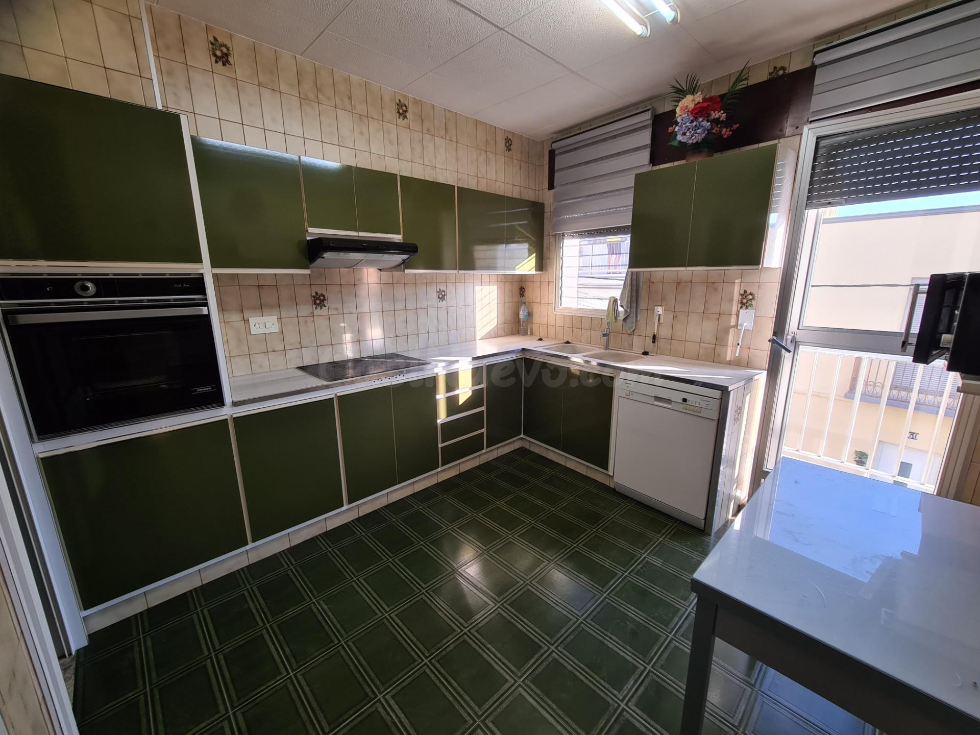 Vivienda unifamiliar de 290 m2 con 5 dormitorios y almacén p - foto 4