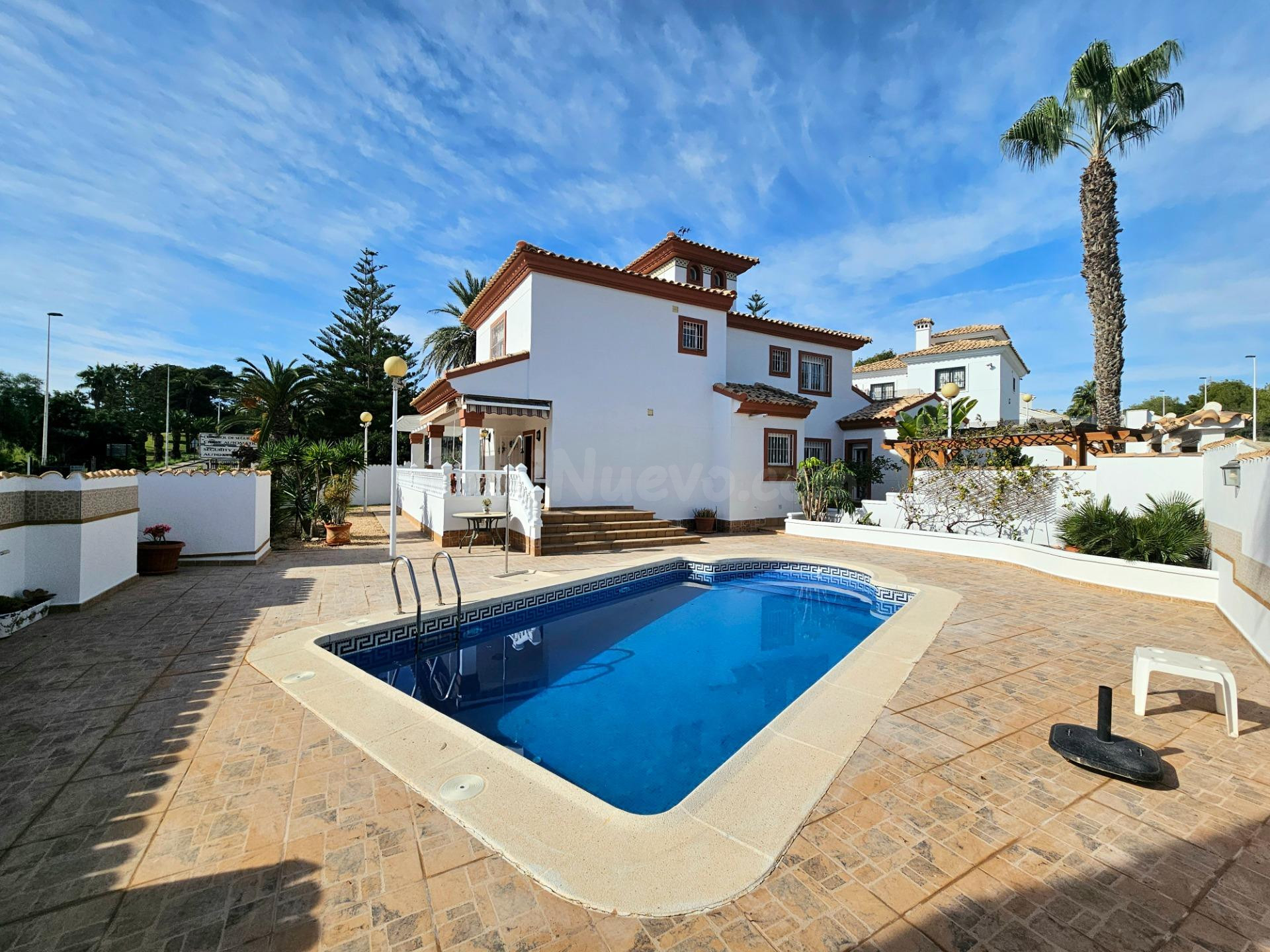 MARAVILLOSA VILLA CON PISCINA PROPIA, IDEAL PARA FAMILIAS, U